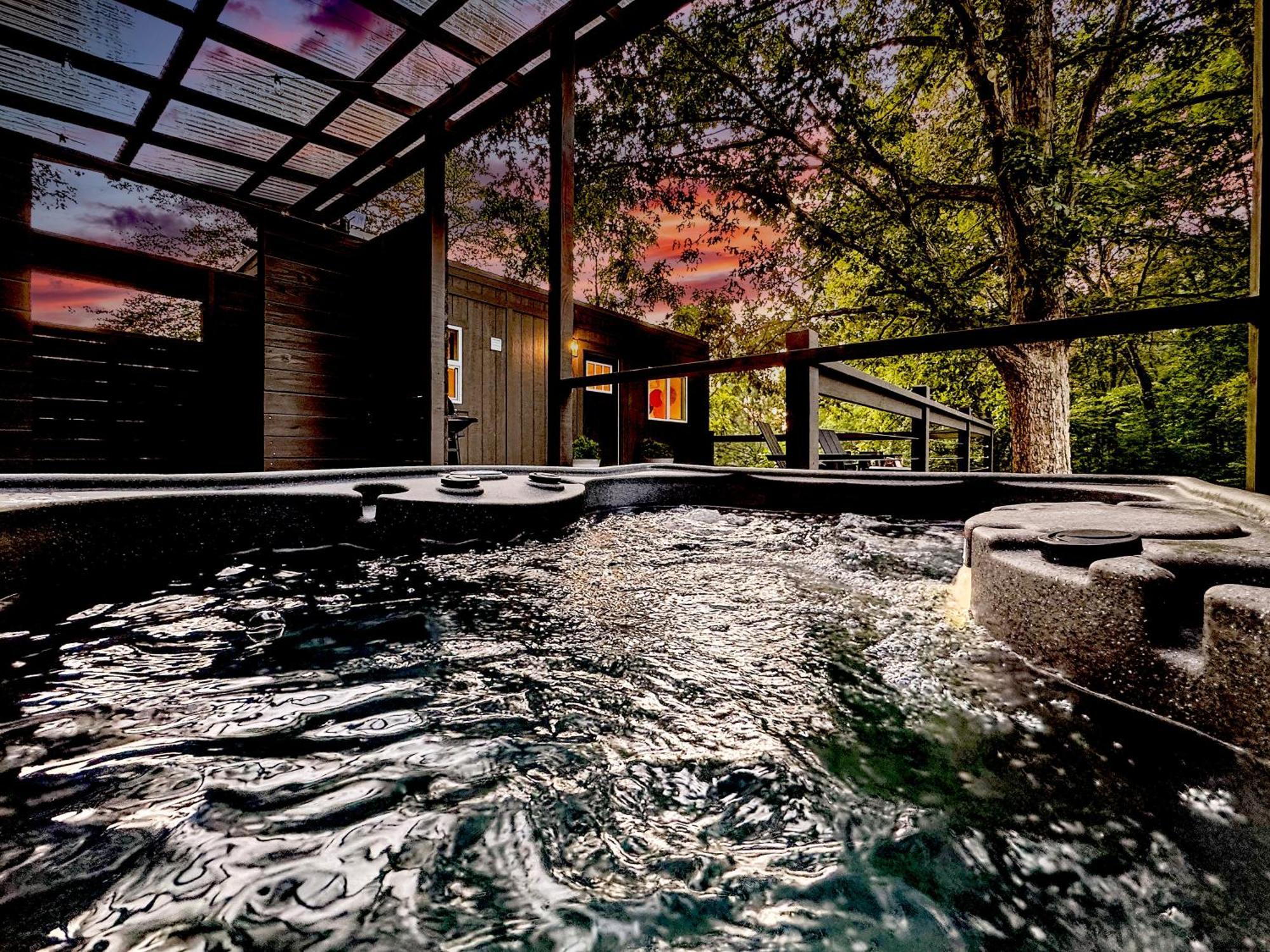 Couples Retreat: King Bed:Hot Tub:Firepit & More Blue Ridge Exterior photo